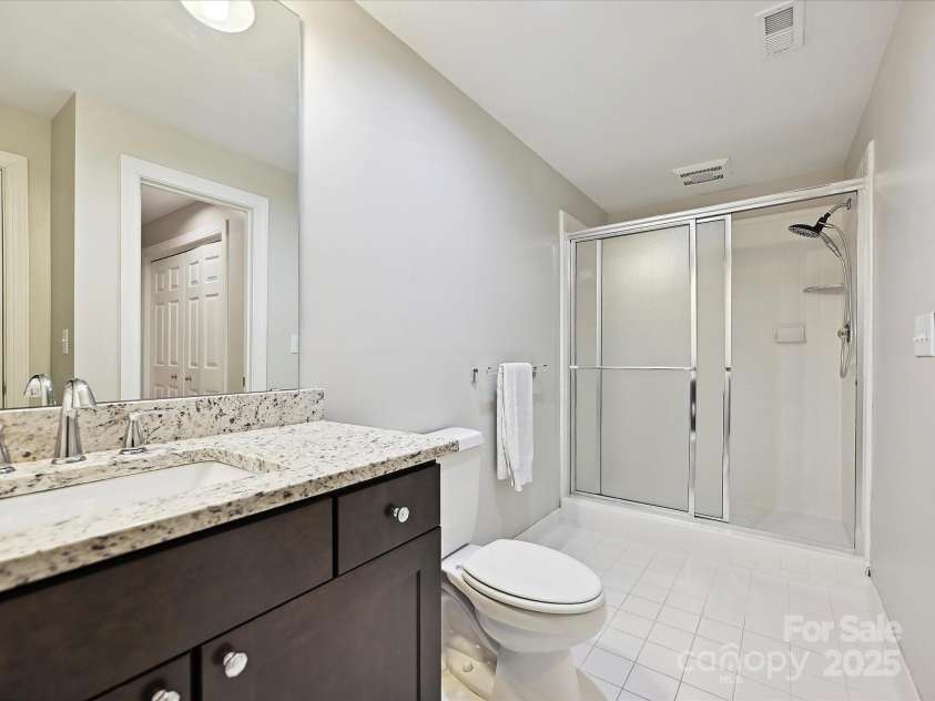 6647 Gaywind Drive, Charlotte, NC 28226.  MLS# CAR4258160, YatesRealty ID 13042. 