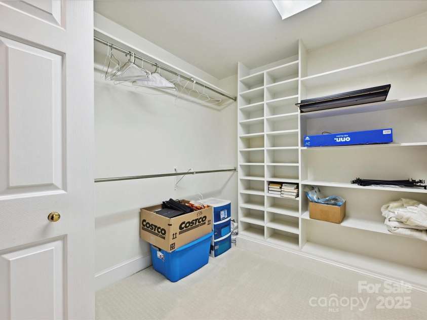 6647 Gaywind Drive, Charlotte, NC 28226.  MLS# CAR4258160, YatesRealty ID 13042. 