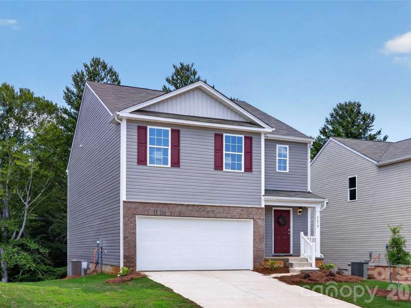 2058 10th Street, Hickory, NC 28602.  MLS# CAR4322761, YatesRealty ID 13043. 