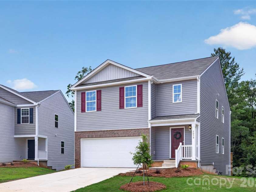 2058 10th Street, Hickory, NC 28602.  MLS# CAR4322761, YatesRealty ID 13043. 