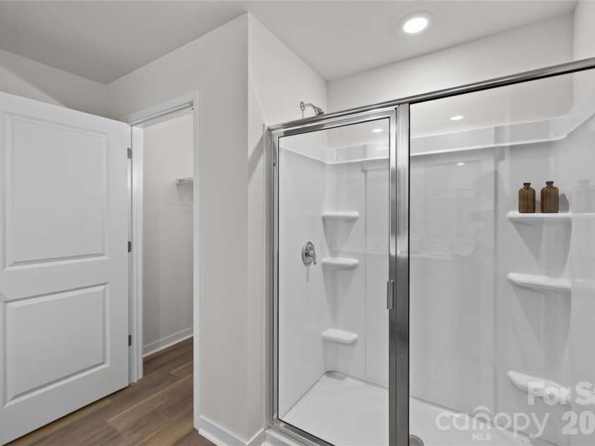 2058 10th Street, Hickory, NC 28602.  MLS# CAR4322761, YatesRealty ID 13043. 