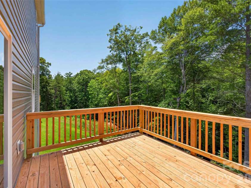 2058 10th Street, Hickory, NC 28602.  MLS# CAR4322761, YatesRealty ID 13043. 