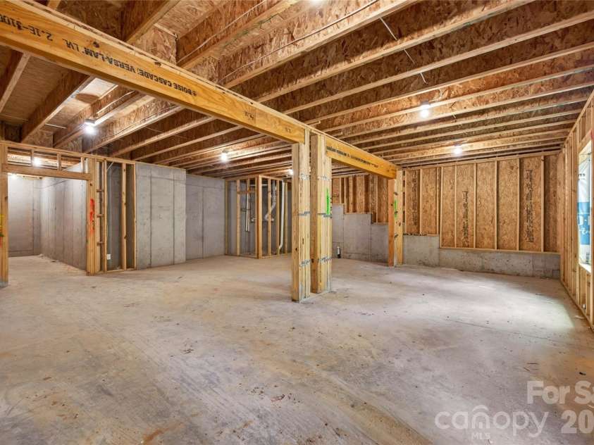 2058 10th Street, Hickory, NC 28602.  MLS# CAR4322761, YatesRealty ID 13043. 