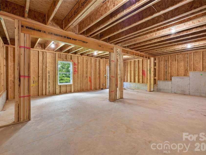 2058 10th Street, Hickory, NC 28602.  MLS# CAR4322761, YatesRealty ID 13043. 