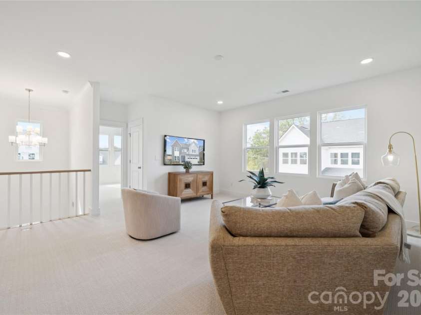 6007 Moonglade Lane, Charlotte, NC 28269.  MLS# CAR4326044, YatesRealty ID 13044. Loft and 2-story foyer