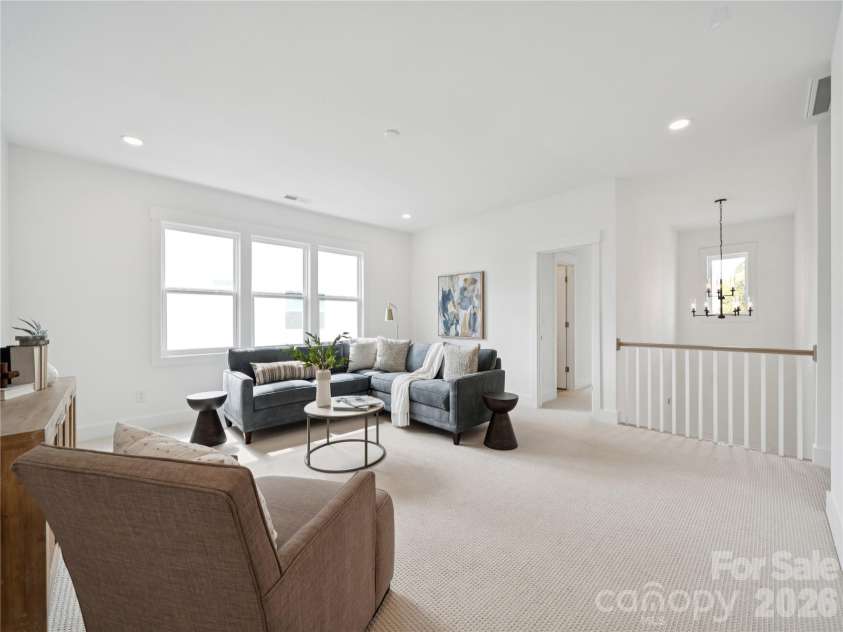 5107 Mint Harbor Way, Charlotte, NC 28269.  MLS# CAR4326148, YatesRealty ID 13045. Loft and 2-story foyer