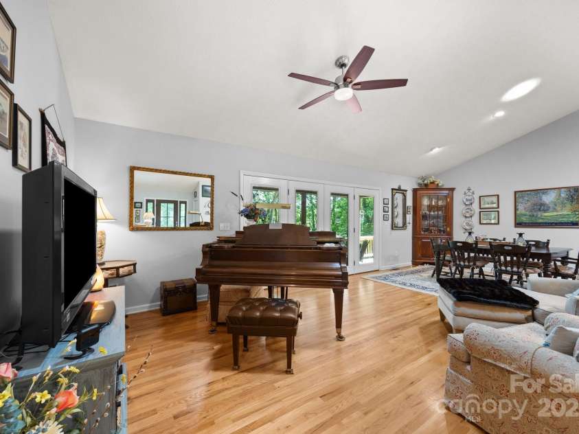 81 Corbin Shady Lane, Waynesville, NC 28785.  MLS# CAR4258297, YatesRealty ID 13045. 