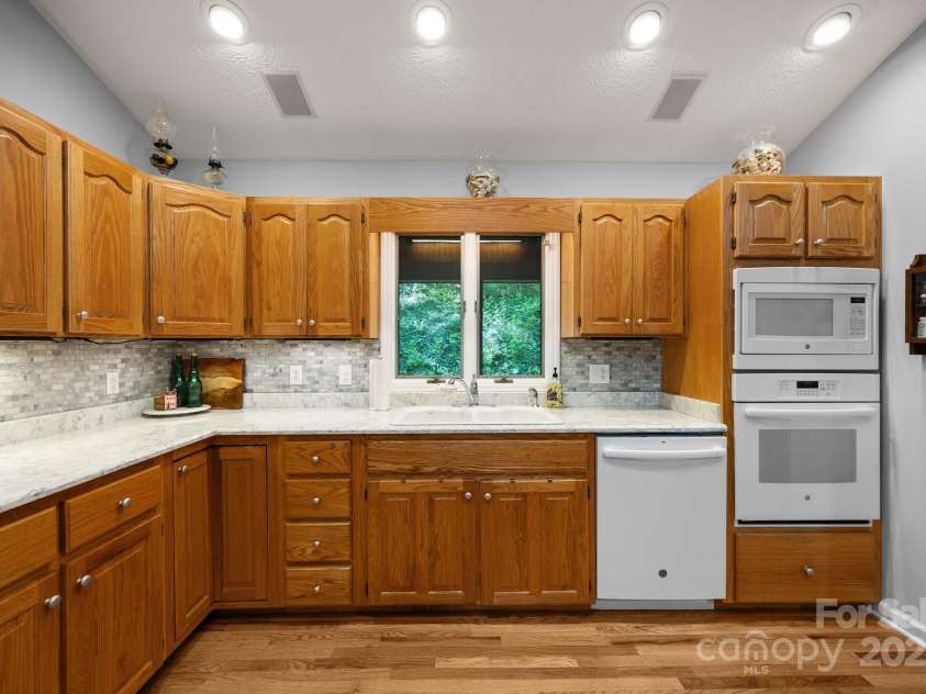 81 Corbin Shady Lane, Waynesville, NC 28785.  MLS# CAR4258297, YatesRealty ID 13045. 