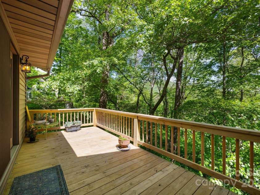 81 Corbin Shady Lane, Waynesville, NC 28785.  MLS# CAR4258297, YatesRealty ID 13045. 