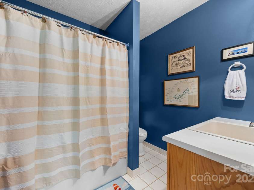 81 Corbin Shady Lane, Waynesville, NC 28785.  MLS# CAR4258297, YatesRealty ID 13045. 