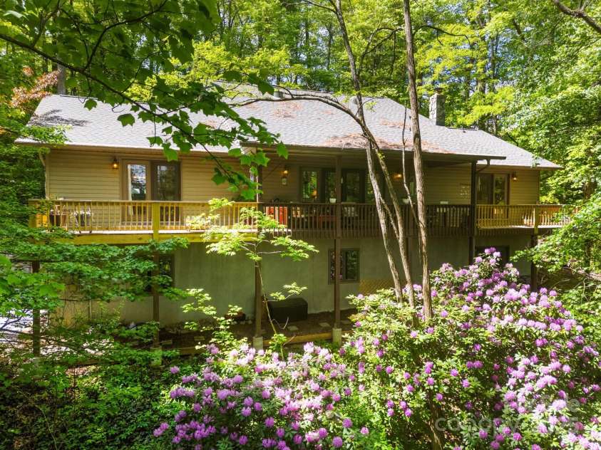 81 Corbin Shady Lane, Waynesville, NC 28785.  MLS# CAR4258297, YatesRealty ID 13045. 