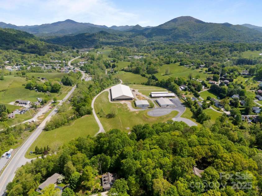81 Corbin Shady Lane, Waynesville, NC 28785.  MLS# CAR4258297, YatesRealty ID 13045. 