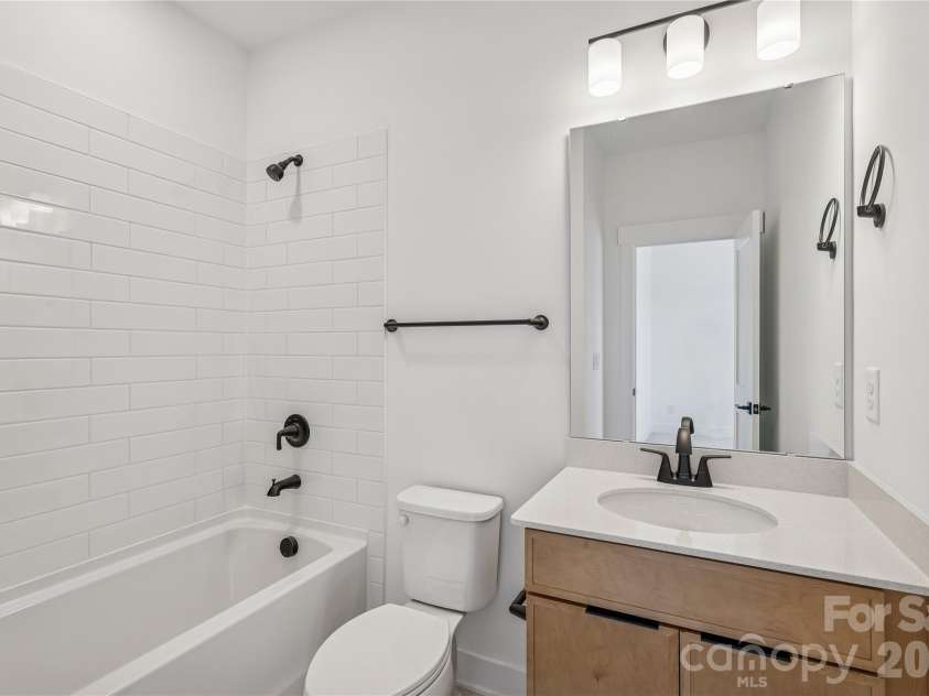 3024 Griffs Pond Road, Charlotte, NC 28269.  MLS# CAR4343635, YatesRealty ID 13046. 
