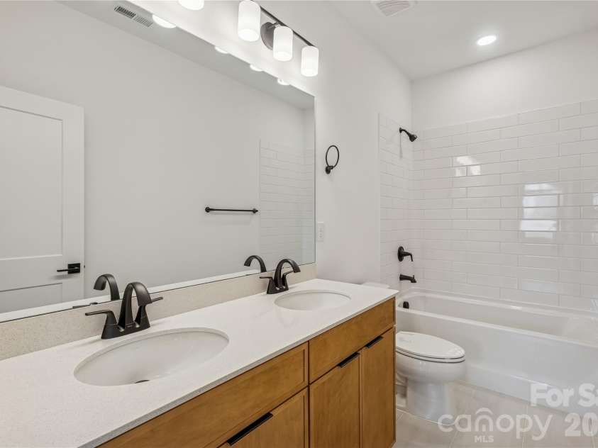 3024 Griffs Pond Road, Charlotte, NC 28269.  MLS# CAR4343635, YatesRealty ID 13046. 