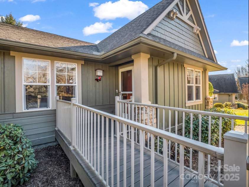 603 Fox Den Court, Hendersonville, NC 28792.  MLS# CAR4208774, YatesRealty ID 13046. 