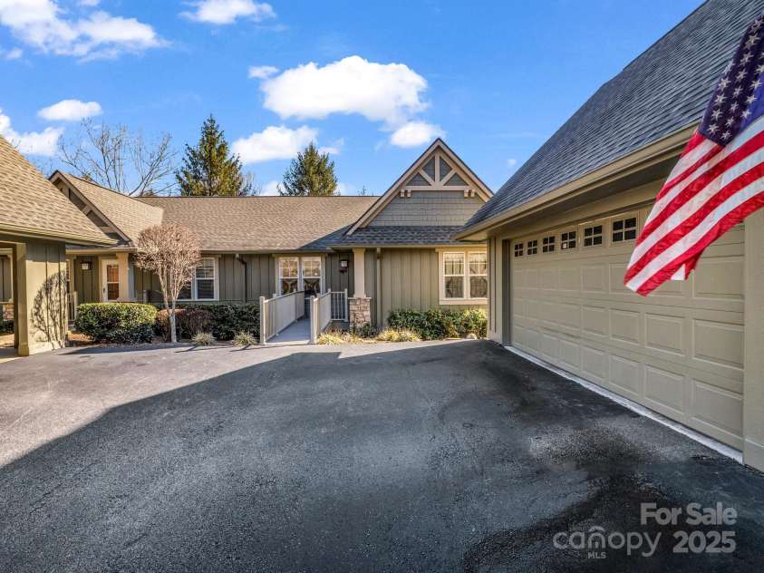 603 Fox Den Court, Hendersonville, NC 28792.  MLS# CAR4208774, YatesRealty ID 13046. 