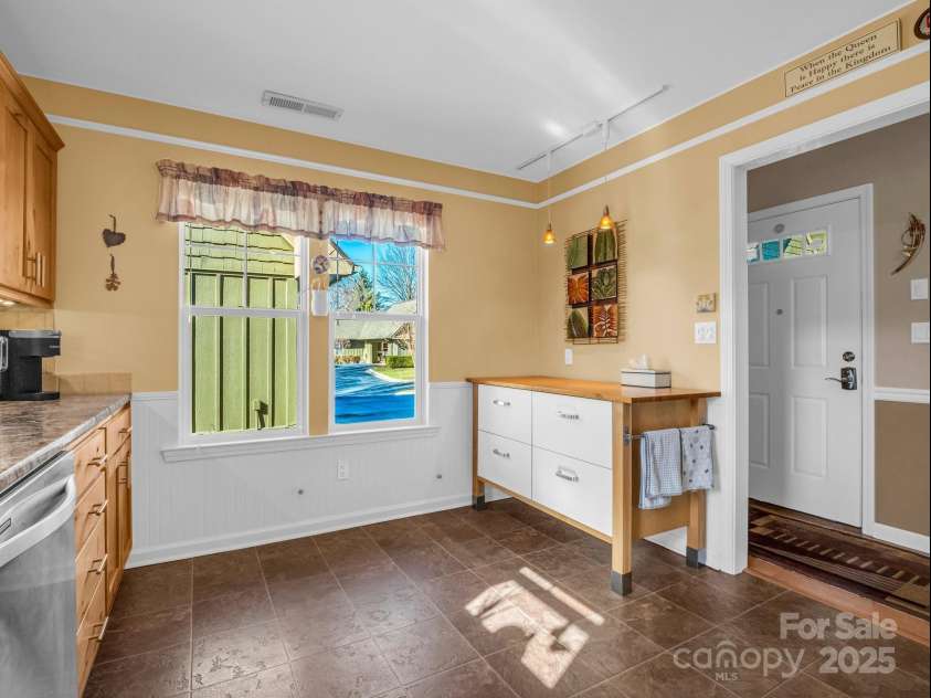 603 Fox Den Court, Hendersonville, NC 28792.  MLS# CAR4208774, YatesRealty ID 13046. 