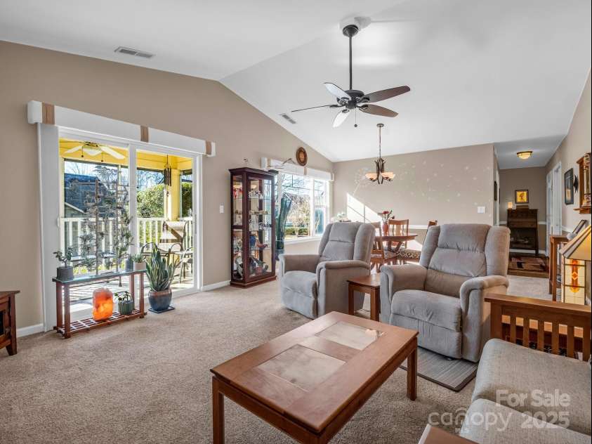 603 Fox Den Court, Hendersonville, NC 28792.  MLS# CAR4208774, YatesRealty ID 13046. 