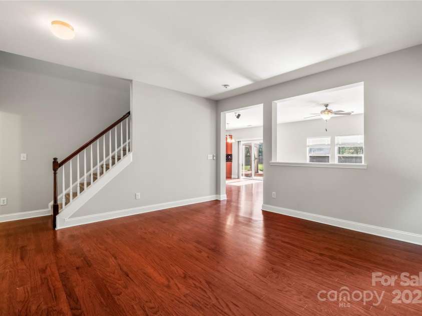 9414 Seamill Road, Charlotte, NC 28278.  MLS# CAR4253154, YatesRealty ID 13047. 