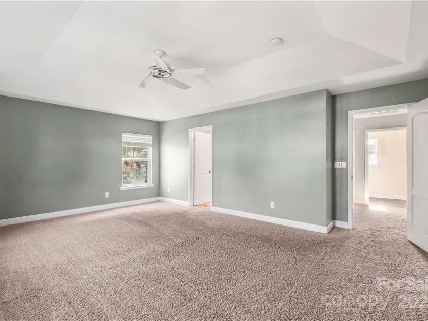9414 Seamill Road, Charlotte, NC 28278.  MLS# CAR4253154, YatesRealty ID 13047. 
