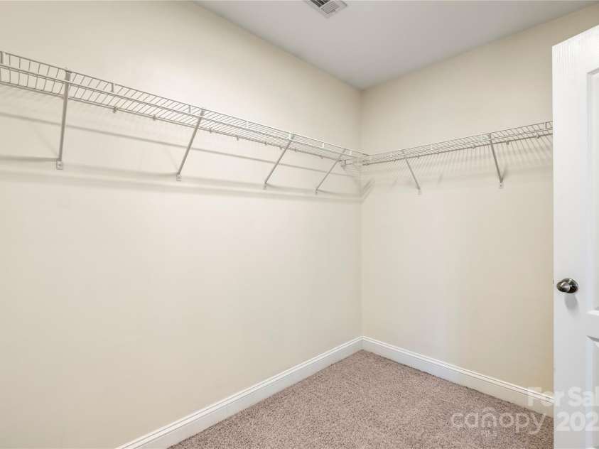 9414 Seamill Road, Charlotte, NC 28278.  MLS# CAR4253154, YatesRealty ID 13047. 