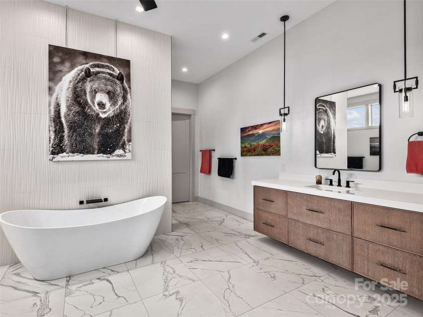 696 Daniel Circle Drive, Mills River, NC 28759.  MLS# CAR4244985, YatesRealty ID 13048. 