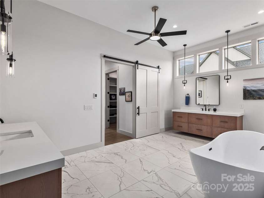 696 Daniel Circle Drive, Mills River, NC 28759.  MLS# CAR4244985, YatesRealty ID 13048. 