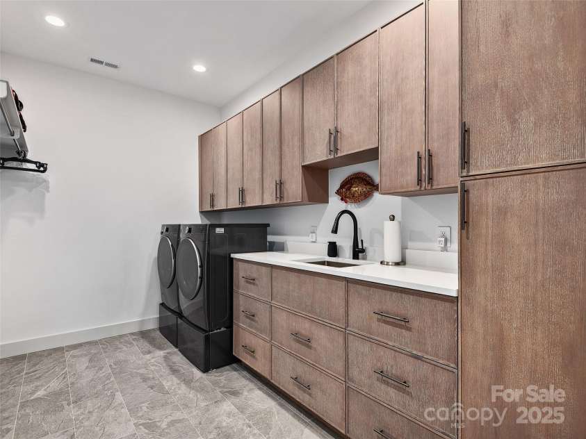 696 Daniel Circle Drive, Mills River, NC 28759.  MLS# CAR4244985, YatesRealty ID 13048. 