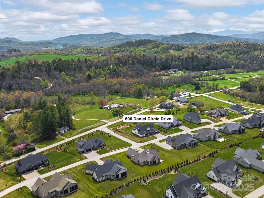 696 Daniel Circle Drive, Mills River, NC 28759.  MLS# CAR4244985, YatesRealty ID 13048. 