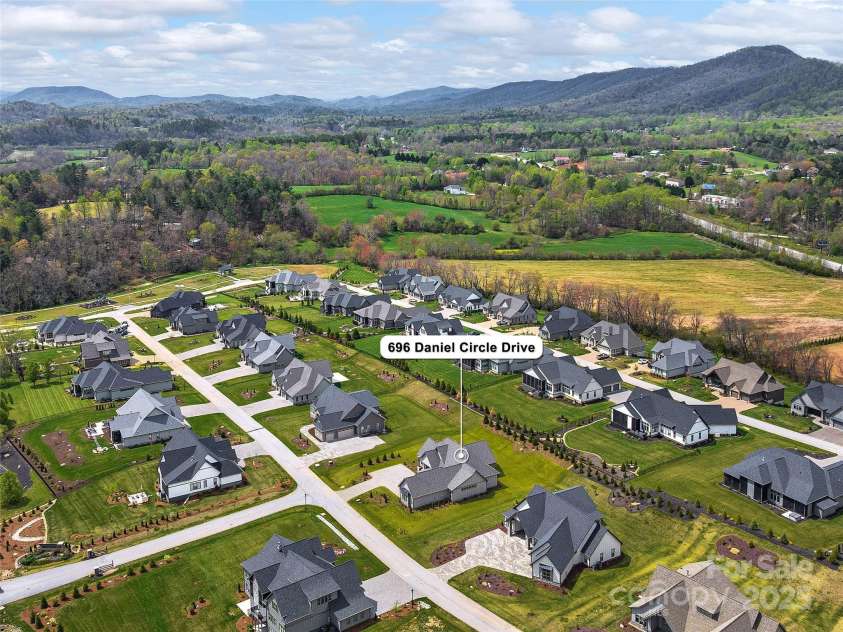 696 Daniel Circle Drive, Mills River, NC 28759.  MLS# CAR4244985, YatesRealty ID 13048. 