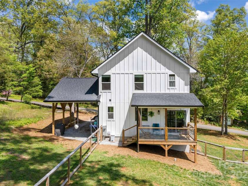 39 Holly Ridge Drive, Old Fort, NC 28762.  MLS# CAR4248406, YatesRealty ID 13049. 