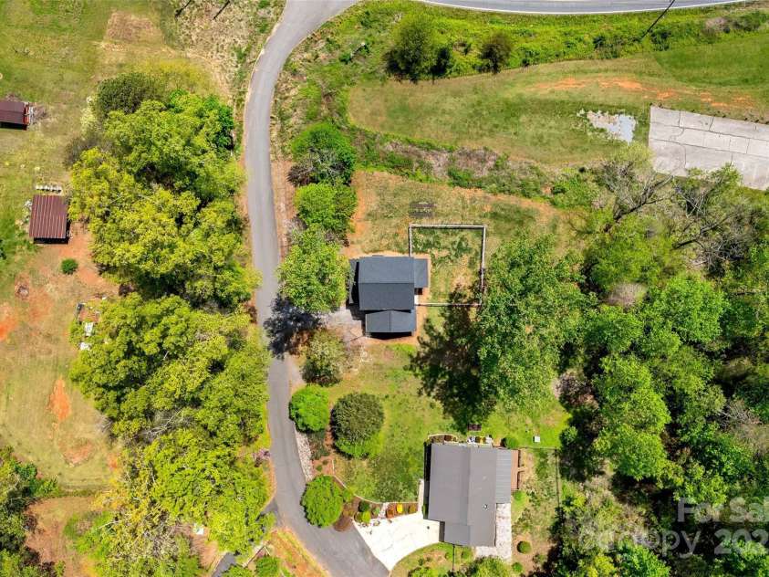 39 Holly Ridge Drive, Old Fort, NC 28762.  MLS# CAR4248406, YatesRealty ID 13049. 