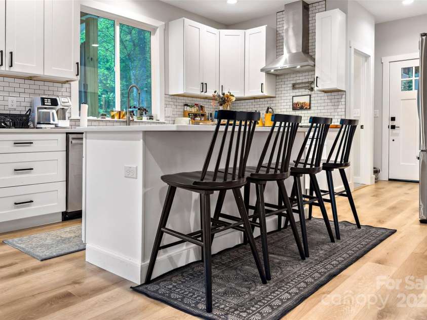 39 Holly Ridge Drive, Old Fort, NC 28762.  MLS# CAR4248406, YatesRealty ID 13049. Kitchen