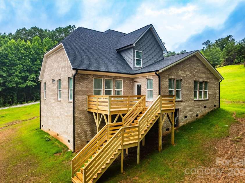 236 Mark Ryan Lane, Dallas, NC 28034.  MLS# CAR4290052, YatesRealty ID 1305. 