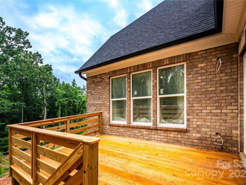 236 Mark Ryan Lane, Dallas, NC 28034.  MLS# CAR4290052, YatesRealty ID 1305. 