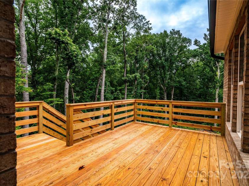 236 Mark Ryan Lane, Dallas, NC 28034.  MLS# CAR4290052, YatesRealty ID 1305. 