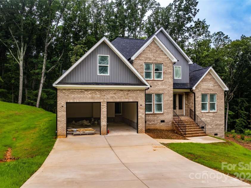 236 Mark Ryan Lane, Dallas, NC 28034.  MLS# CAR4290052, YatesRealty ID 1305. 