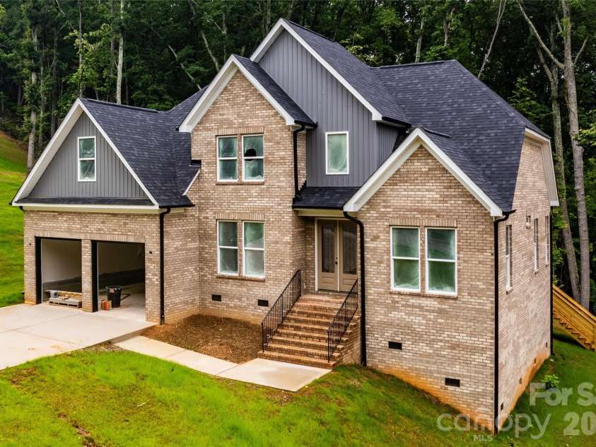 236 Mark Ryan Lane, Dallas, NC 28034.  MLS# CAR4290052, YatesRealty ID 1305. 