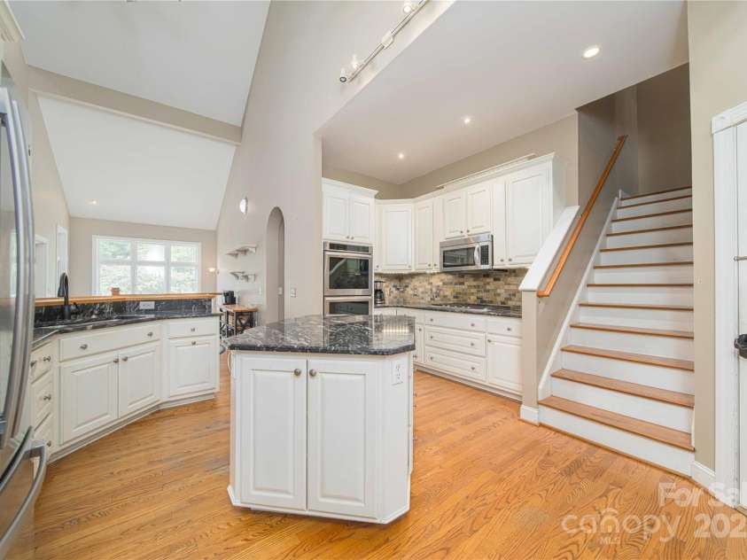 38 Par Drive, Granite Falls, NC 28630.  MLS# CAR4309400, YatesRealty ID 1305. 