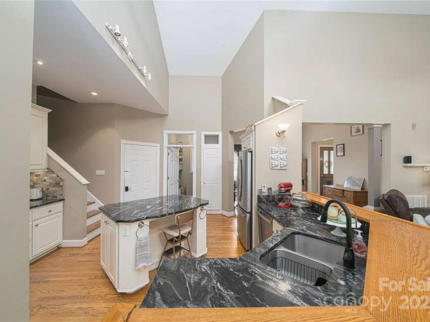 38 Par Drive, Granite Falls, NC 28630.  MLS# CAR4309400, YatesRealty ID 1305. 