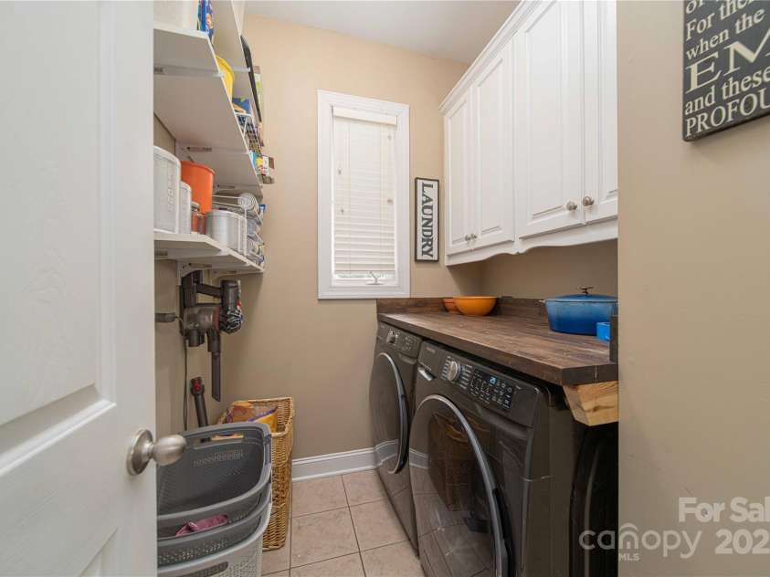 38 Par Drive, Granite Falls, NC 28630.  MLS# CAR4309400, YatesRealty ID 1305. 