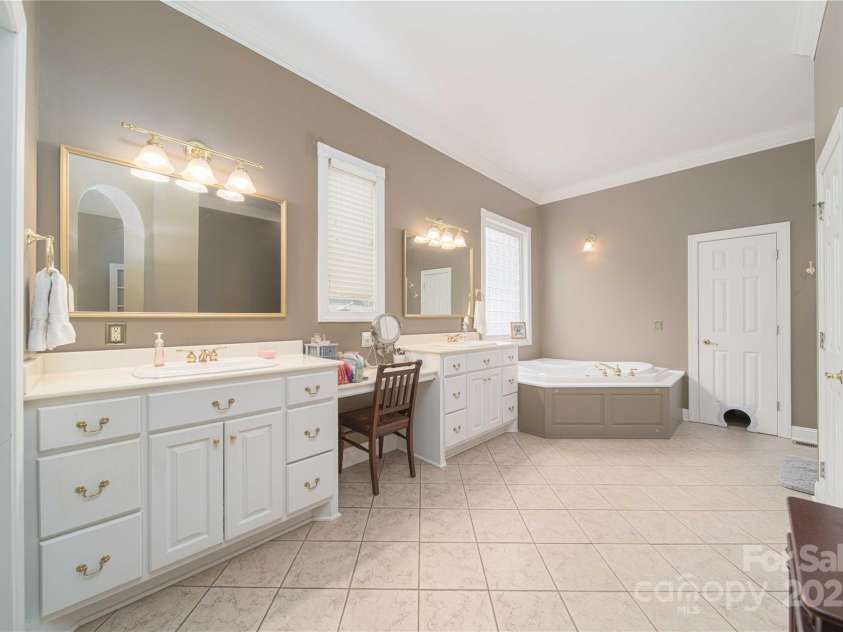 38 Par Drive, Granite Falls, NC 28630.  MLS# CAR4309400, YatesRealty ID 1305. 