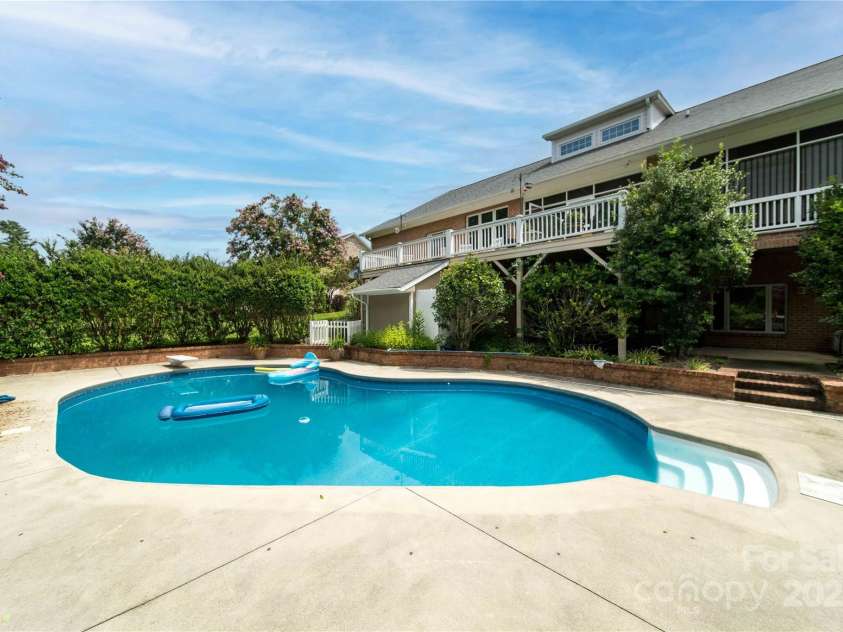 38 Par Drive, Granite Falls, NC 28630.  MLS# CAR4309400, YatesRealty ID 1305. 