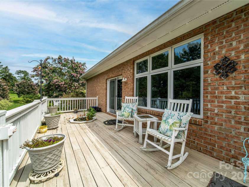 38 Par Drive, Granite Falls, NC 28630.  MLS# CAR4309400, YatesRealty ID 1305. 