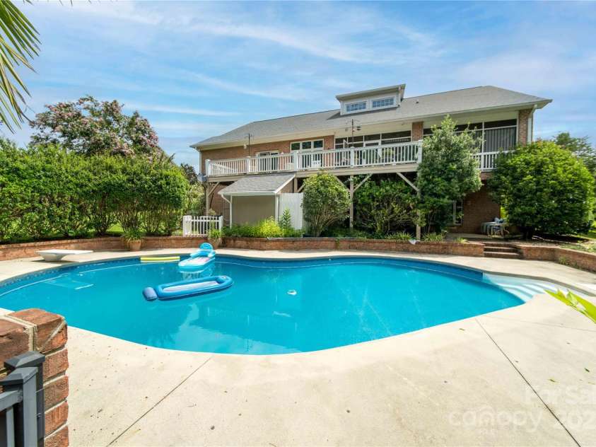 38 Par Drive, Granite Falls, NC 28630.  MLS# CAR4309400, YatesRealty ID 1305. 