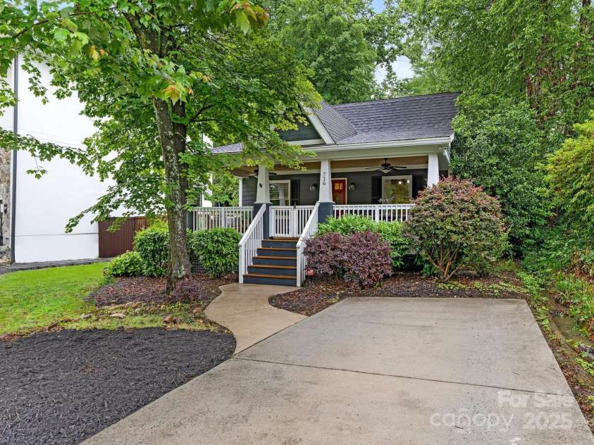716 Ellsworth Road, Charlotte, NC 28211.  MLS# CAR4253231, YatesRealty ID 13051. Front Exterior
