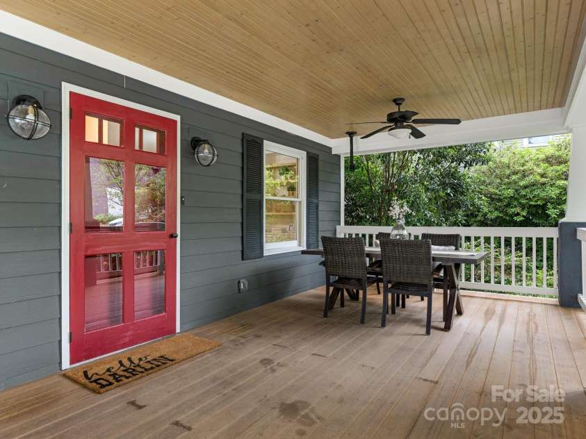 716 Ellsworth Road, Charlotte, NC 28211.  MLS# CAR4253231, YatesRealty ID 13051. Front Porch
