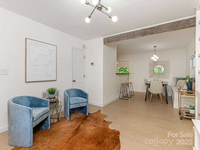 716 Ellsworth Road, Charlotte, NC 28211.  MLS# CAR4253231, YatesRealty ID 13051. Living Room