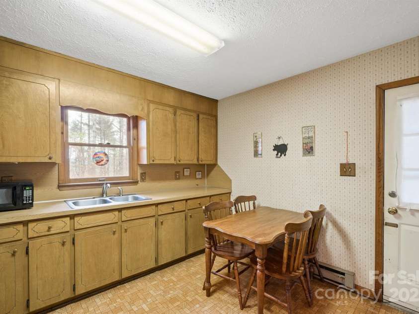 2936 Nc 126 Highway, Morganton, NC 28655.  MLS# CAR4202576, YatesRealty ID 13052. 