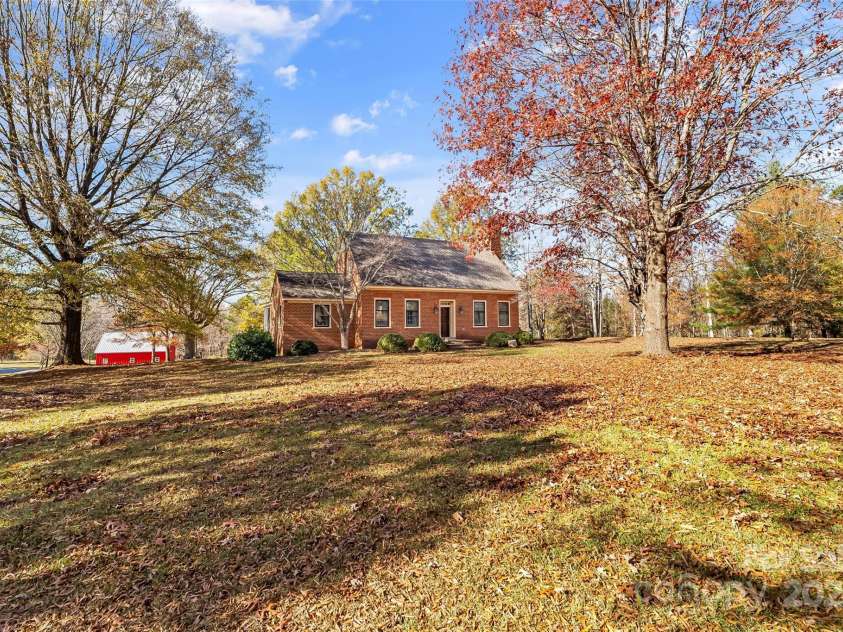 112 Blanton Road, Morganton, NC 28655.  MLS# CAR4201084, YatesRealty ID 13053. 